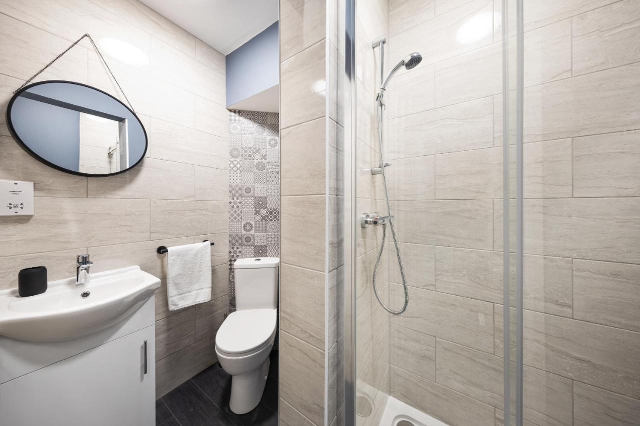 7 Bedroom House Ensuite Rooms, Fully Equipped Kitchen, Free Wifi, Tvs In All Rooms City Centre Close To A46 Inspire Homes 코번트리 외부 사진